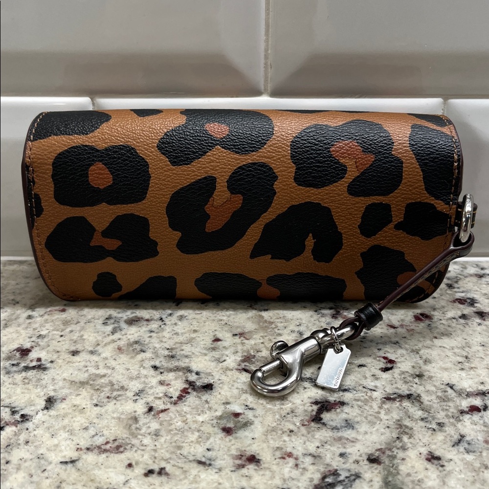 Coach Animal Print Sunglass Case NWOT - Picture 4 of 8